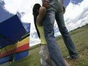 两個亞裔妞在野外被抽插感到興奮