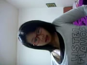 越妹玩弄她的嫩穴