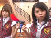 無穿內褲的島國女孩 音樂色情影片