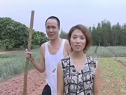 勾搭在田裡工作的農村嫂子激情啪啪